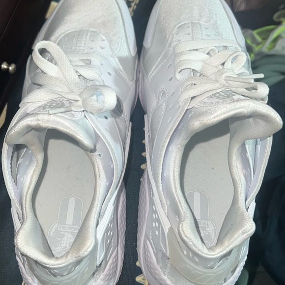 Nike Air Huarache Triple White - Picture 5 of 6